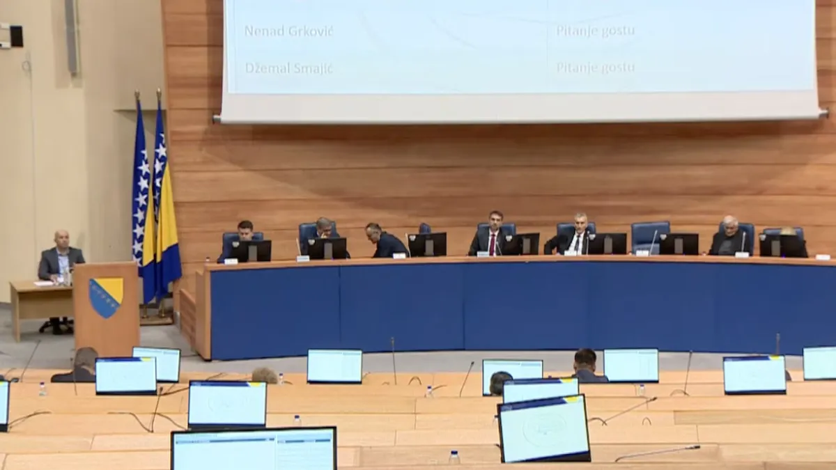 Na leđima građana, bez odgovornosti primaju plate u iznosu višem od 5.000 KM