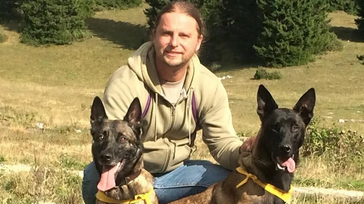 Bio je profesor sporta koji je svoj profesionalni i životni put posvetio razvoju konjičkog sporta u Bosni i Hercegovini.