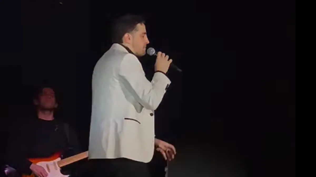 Njegov gest publika je pozdravila sa velikim oduševljenjem