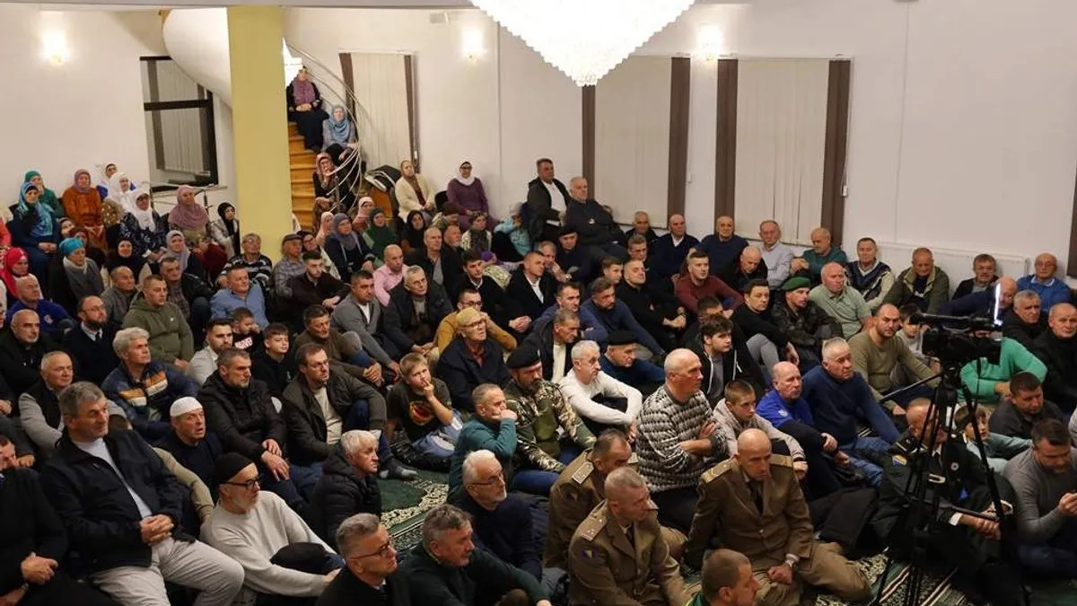 Muftija vojni Hadžić govorio je o značaju heroja u očuvanju državne svijesti i prenošenju vrijednosti budućim generacijama.