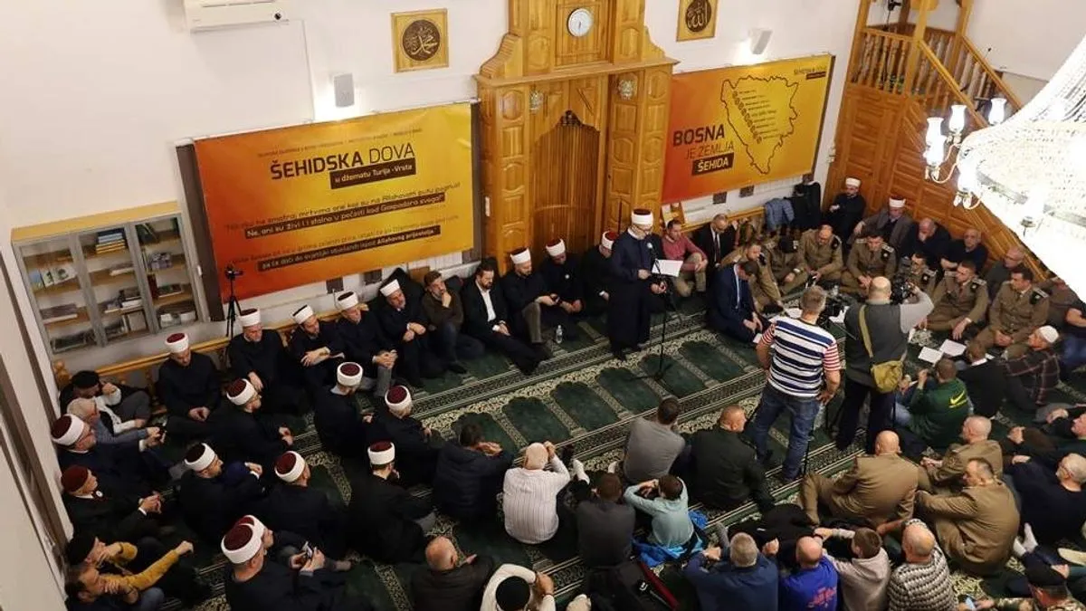 Muftija vojni Hadžić govorio je o značaju heroja u očuvanju državne svijesti i prenošenju vrijednosti budućim generacijama.
