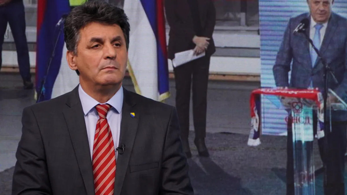 Dodik je ponovo skrenuo pažnju na sebe novim uvrjedljivim govorom punim mržnje prema Bošnjacima, što je izazvalo brojne reakcije i donijelo mu nove krivične prijave.