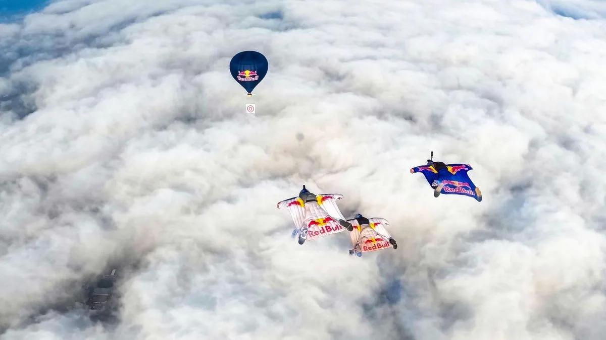 Projekt je zahtijevao razvoj potpuno novih zračnih protokola, jer kombinacija dronova, pirotehnike i padobranskih formacija do sada jednostavno nije postojala