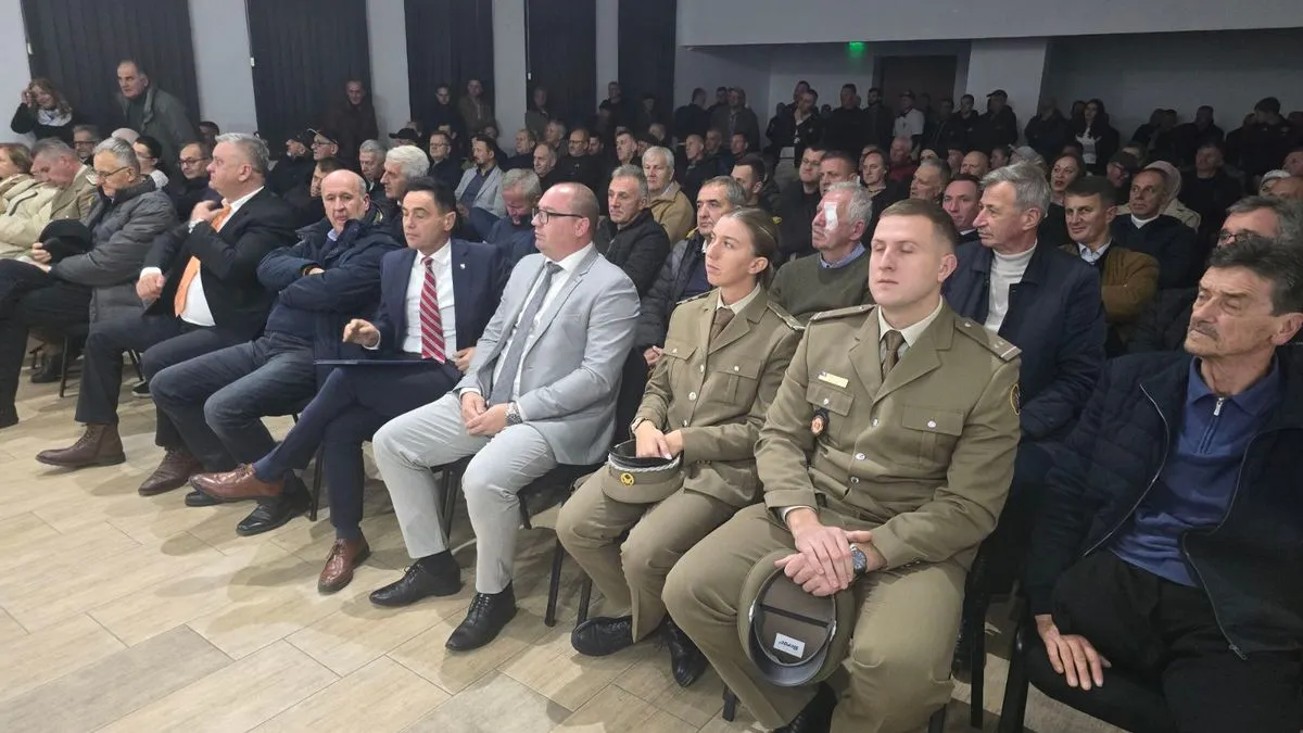 Zaslužnim pojedincima i udruženjima organizatori su uručili prigodne zahvalnice.