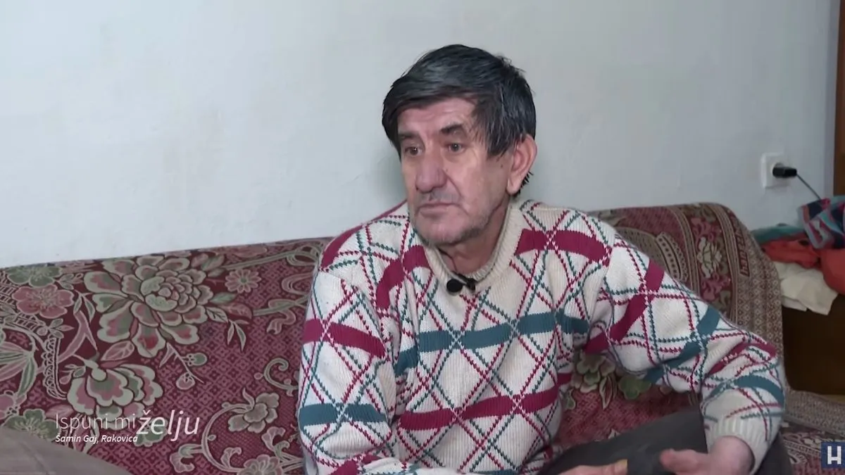 Ramiz je rodom iz Kalinovika. Danas mu nema ko doći, ponekad se čuje putem poziva s bratom, a dođe, doduše, i komšija pa mu donese malo friškog hljeba. 