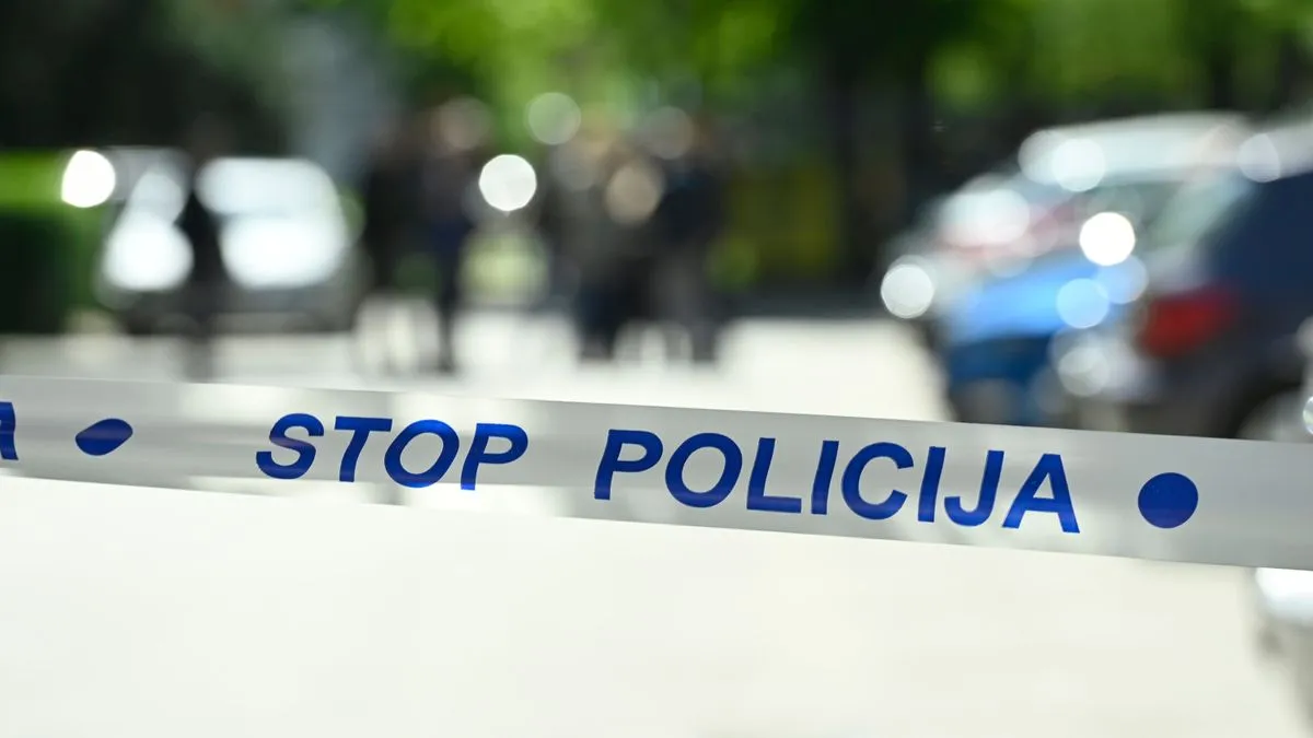 Dolaskom na mjesto događaja osumnjičena je stavljena pod nadzor policije