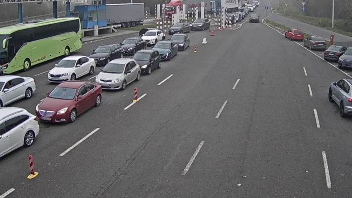 Podsjećamo da je od 1. novembra u cijeloj BiH obavezna zimska oprema. 