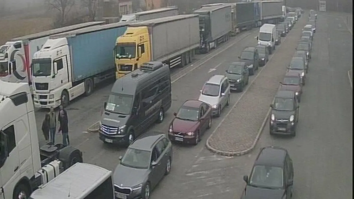 Podsjećamo da je od 1. novembra u cijeloj BiH obavezna zimska oprema. 