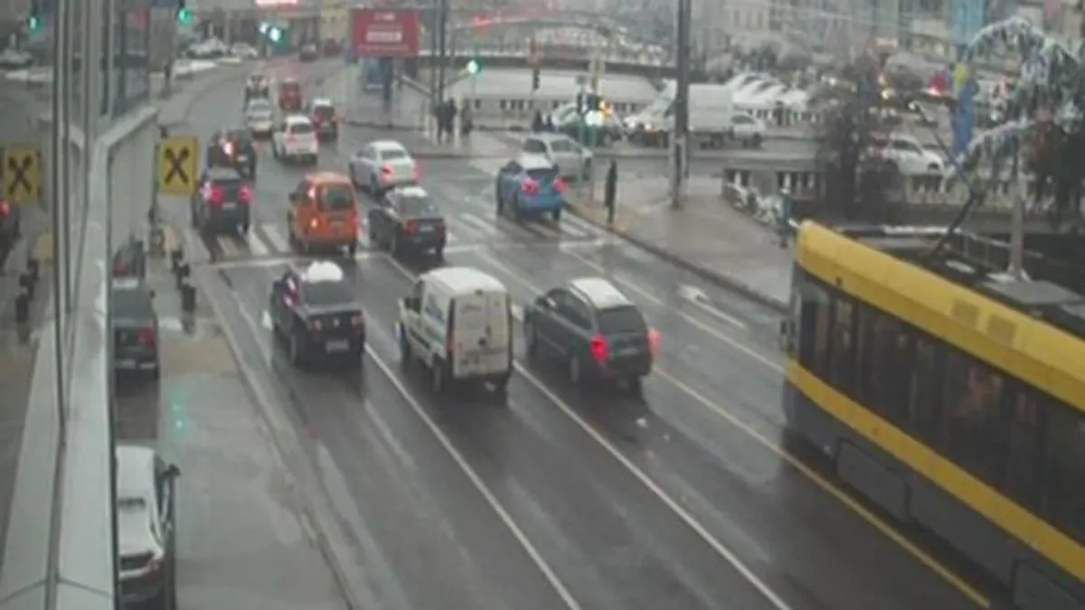 Vozačima se preporučuje sporija i oprezna vožnja te prilagođavanje uslovima na cesti.