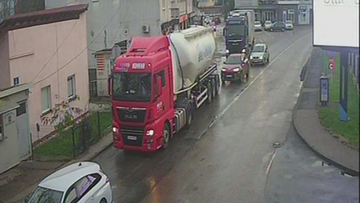 Nevrijeme usporilo saobraćaj: Jutro uz snijeg i maglu u kotlinama