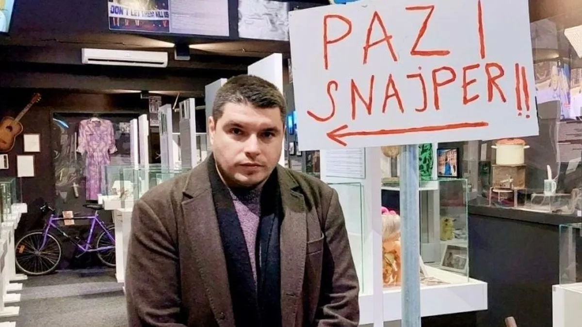 Objavio je i fotografije ljudi iz ratnog Sarajeva kako trče ulicama da bi se spasili