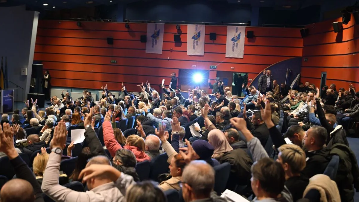 Istakao je da BiH stagnira već 15 godina, te da se ključni državni procesi urušavaju jer nedostaje odlučnosti i znanja. 