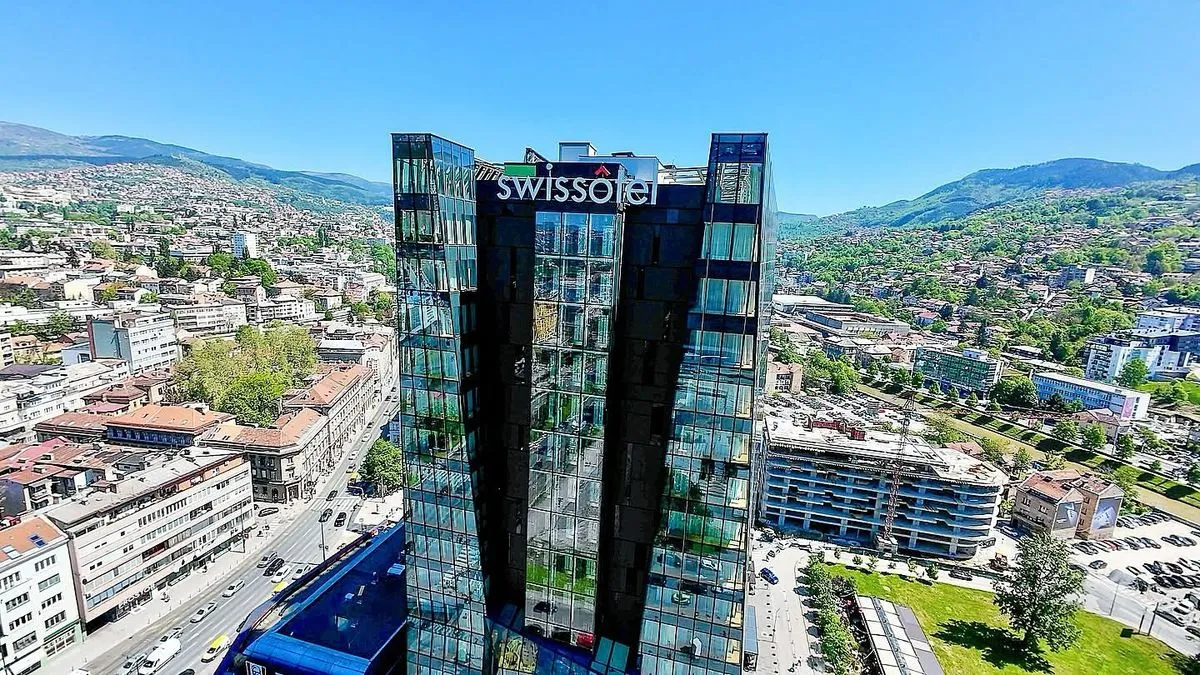 Swissotel Sarajevo predstavlja spoj moderne udobnosti i tradicionalne bosanske gostoljubivosti.