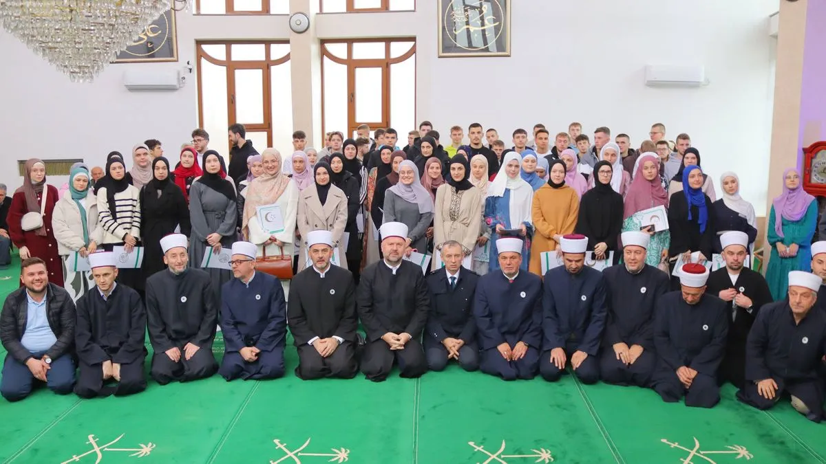 Glavni imam Medžlisa Islamkse zajednice Žepče Džafer-ef. Gračić istakao je da se sredstva za Fond prikupljaju najvećim dijelom putem sergija u žepačkim džematima.