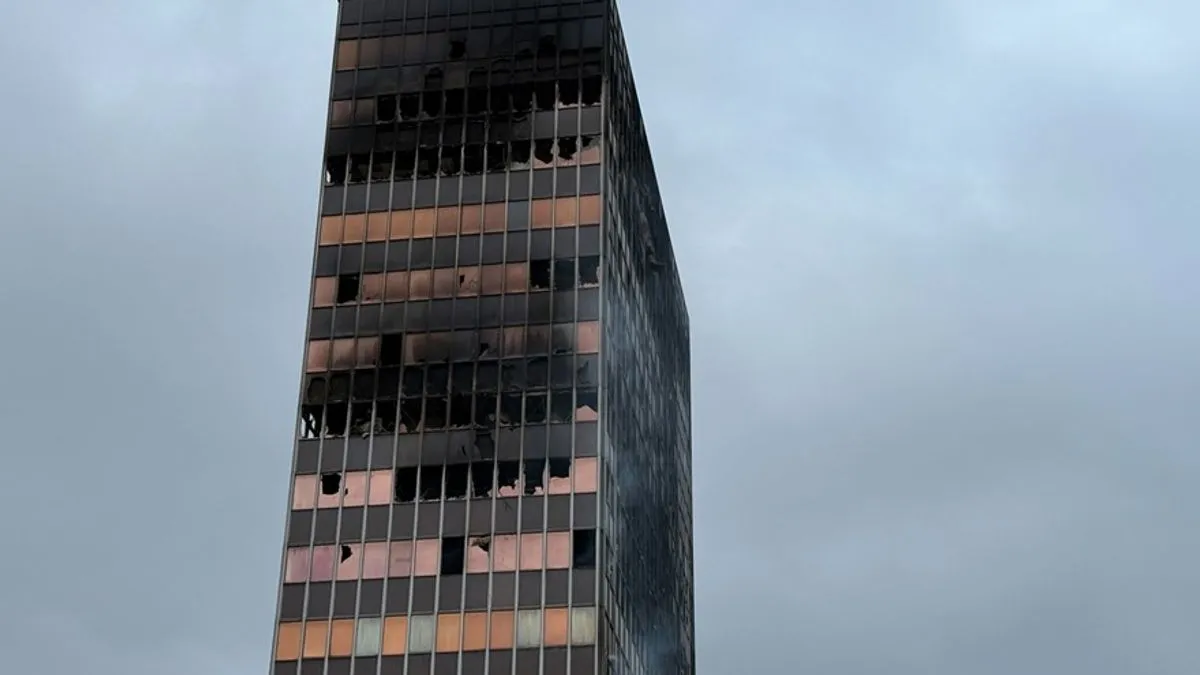 Policija ispituje mladiće zbog požara u Vjesniku: Vatrogasci još dežuraju