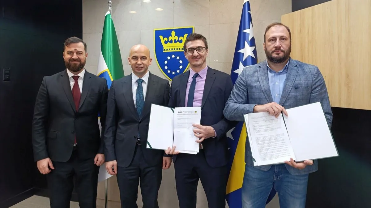 Bazen, izgrađen davne 1970. godine, prestao je s radom 2016. godine, nakon 46 godina aktivnog korištenja.