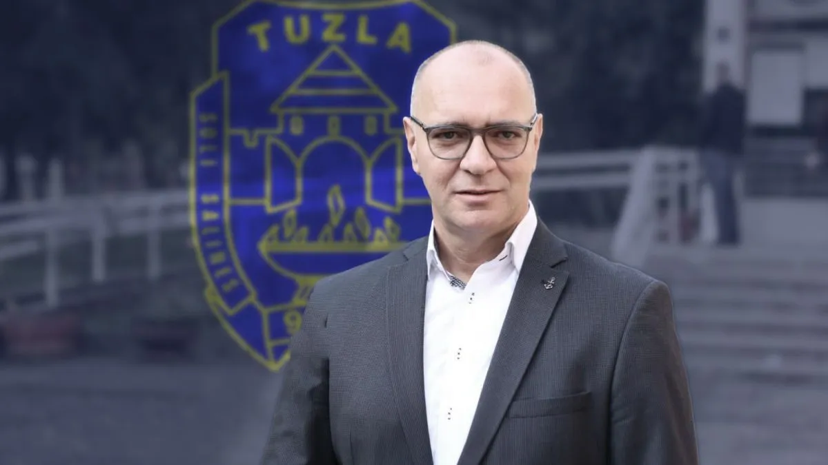 Neka od ispunjenih obećanja iz Lugavićevog programa su izgradnja kružnih tokova Slatina i Lipnica, otvaranje coworking prostora, izrada Strategije zelene tranzicije...