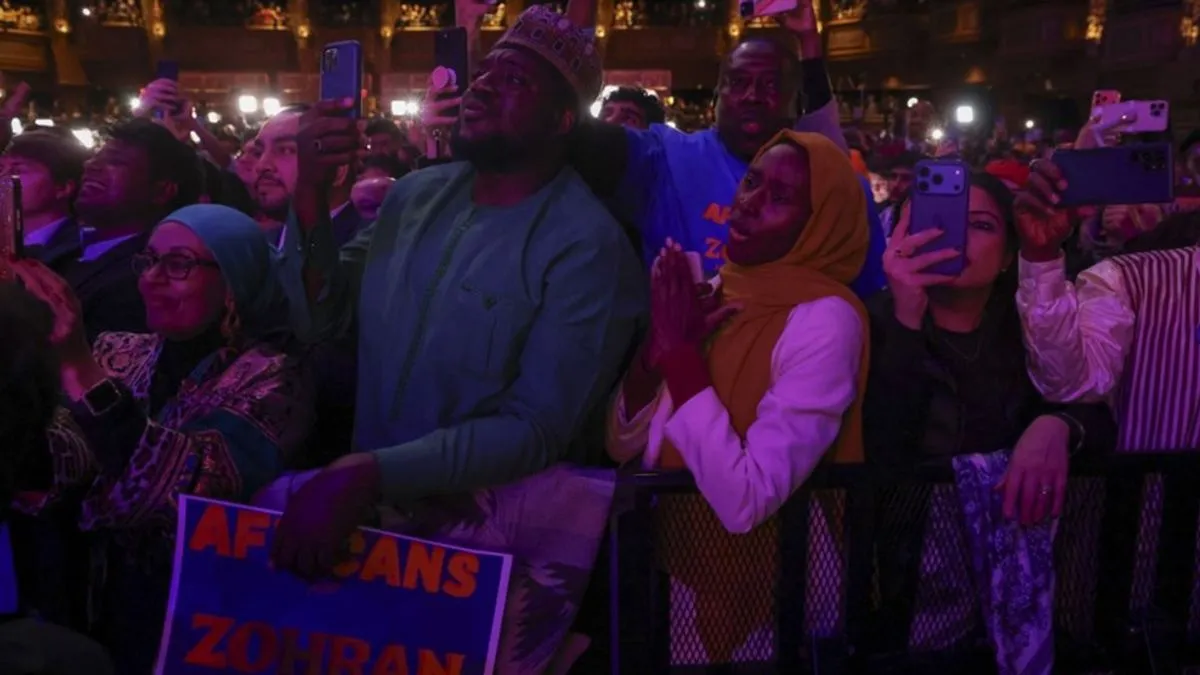 Samo nekoliko dana prije izbora, Mamdanija je iznenadio poziv Baracka Obame, s kojim je razgovarao tek drugi put u životu