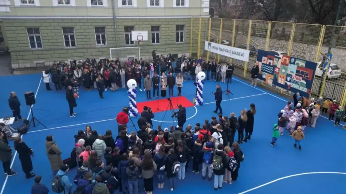 Projekat ovog igrališta dio je i međunarodne saradnje sa pobratimskom općinom Osmangazi Bursa, koju su ove godine posjetili učenici OŠ “Edhem Mulabdić”