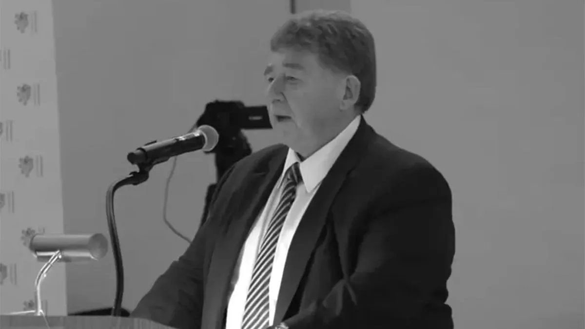 Kurtis je lično učestvovao u hapšenju Slavka Dokmanovića, a bio je i operativac koji je preuzeo Slobodana Miloševića u Beogradu.