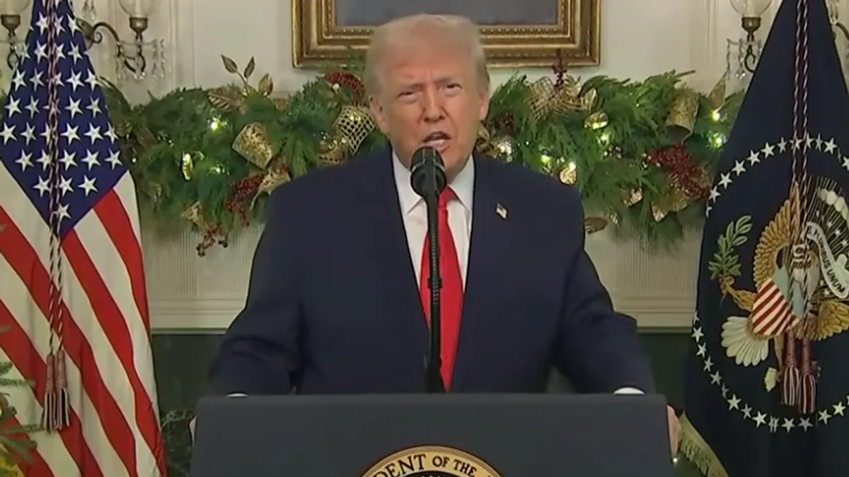 Trump se obratio naciji, za sve okrivio Bidena: Pokušavam popraviti nered