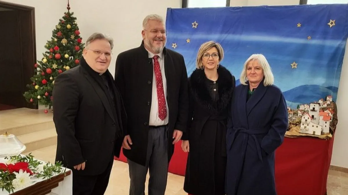 Posjeta je upriličena u povodu velikog katoličkog praznika Božića.