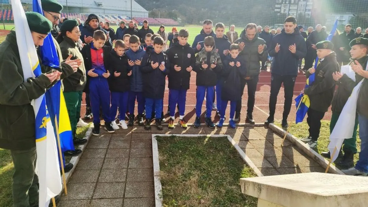 Prisutnima su se obratili predsjednik Udruženja boraca Bosnae Zelene beretke Vogošća Bilal Bogilović i općinski načelnik Migdad Hasanović 