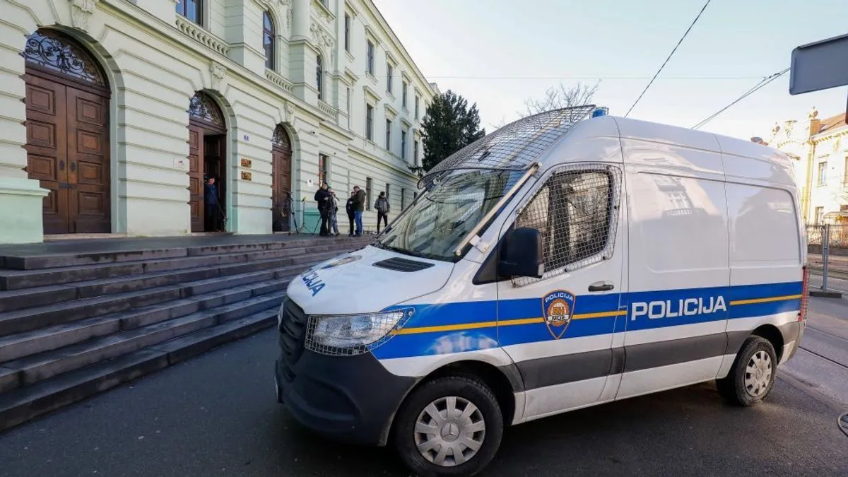 Nakon obavljenog uviđaja na mjestu događaja utvrđeno je da je riječ o 67-godišnjem državljaninu Turske.