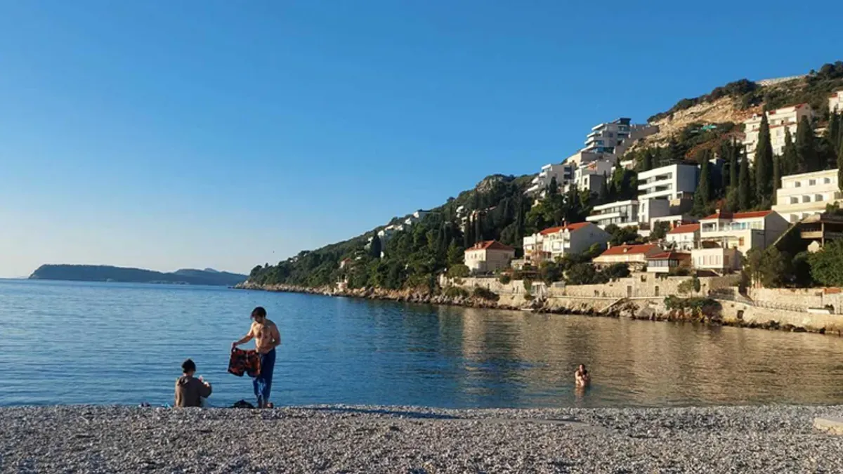 Temperature zraka u Dubrovniku kretale su se do 17 stepeni, a toliko je iznosila i temperatura mora