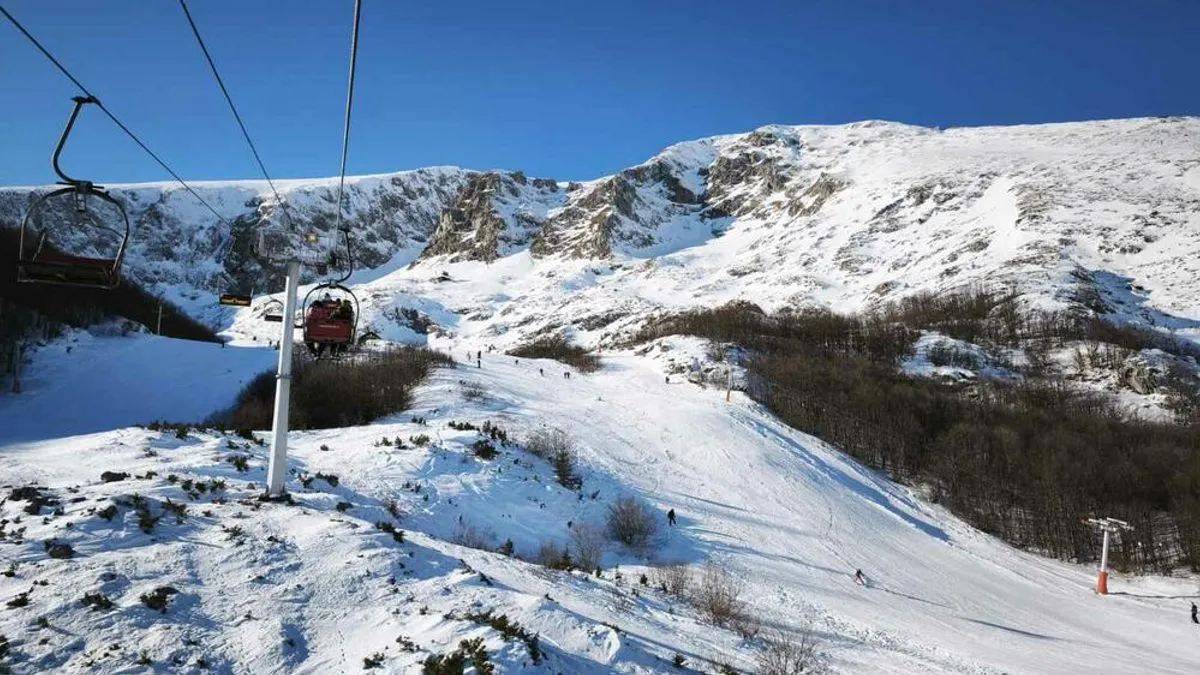 Na mjestu tragedije su spasilačke ekipe                                              