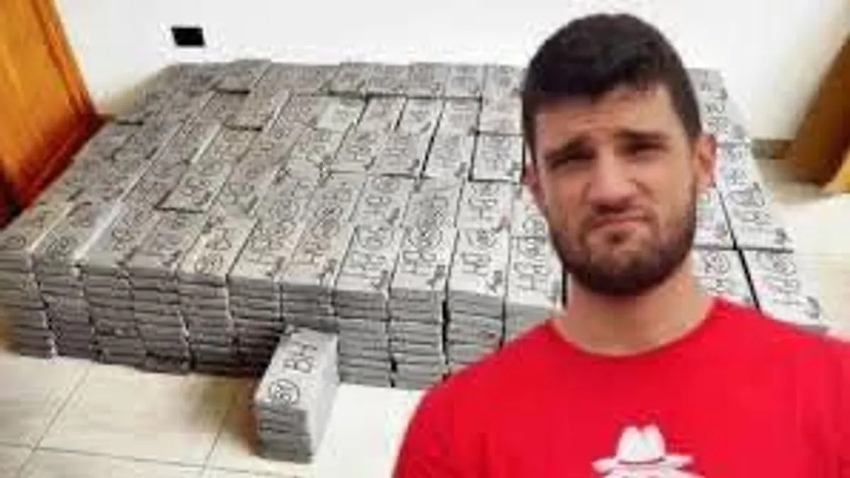 On je u januaru 2019. godine hapšen u Peruu prilikom pokušaja krijumčarenja 1,3 tone kokaina na kojem je bila oznaka BiH.  