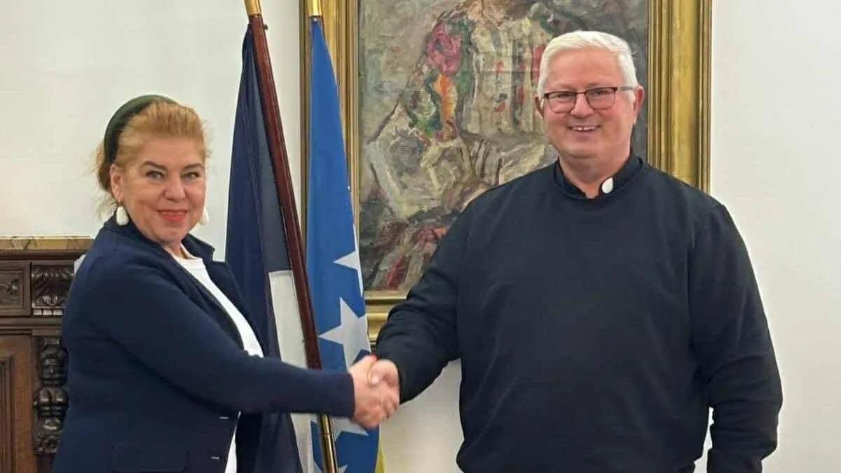 Ambasadorica Lončar zahvalila je župniku na posjeti i angažmanu