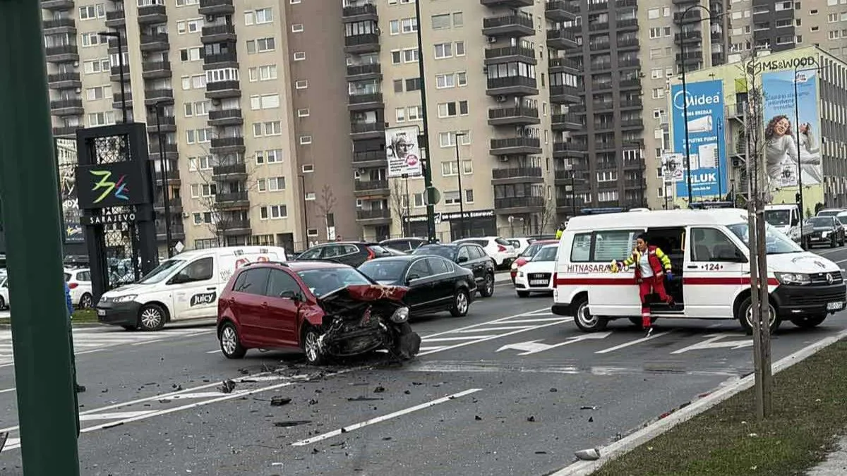 Žestok sudar u Sarajevu: Stravični prizori s mjesta nesreće