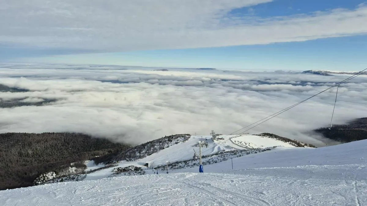 Oni koji se odluče da ove zimske dane provedu na Bjelašnici sigurno će uživati u skijaškim sportovima.