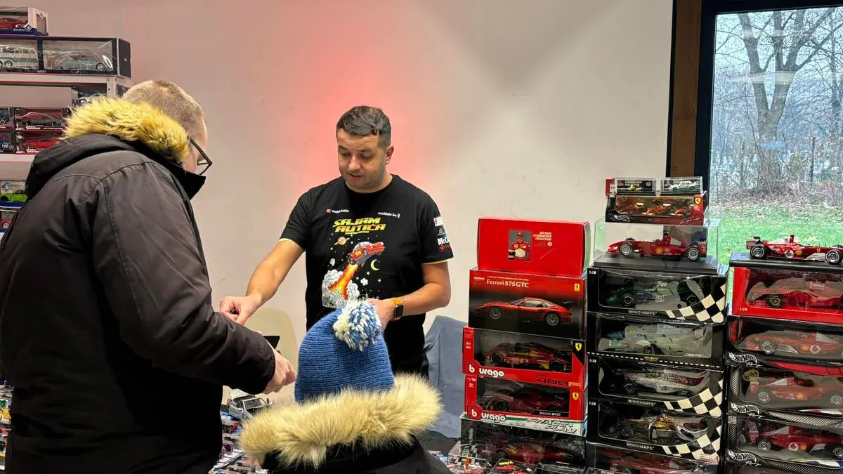 Ovaj sajam ima posebnu misiju, a to je da razveseli novogodišnje praznike djeci bez roditeljskog staranja. 