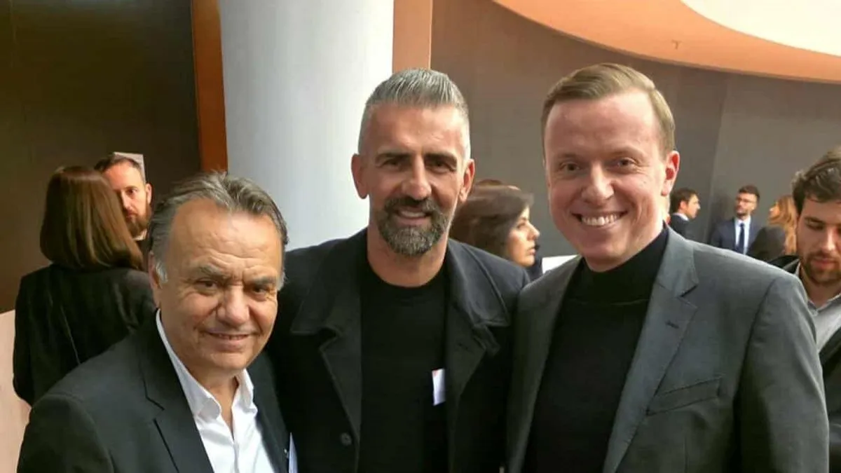 Nakon obraćanja gostiju, posjetioci su učestvovali u konstruktivnoj i sadržajnoj debati, u kojoj su razmijenjena mišljenja o ulozi bh. dijaspore.