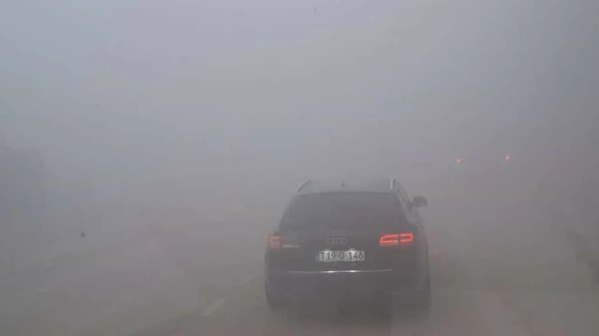 Dr. Zalihić dodaje da na nakupljanje magle utiče više međusobno povezanih faktora od kojih su najvažniji: vlaga u zraku, temperatura i hlađenje zraka te reljef odnosno teren.