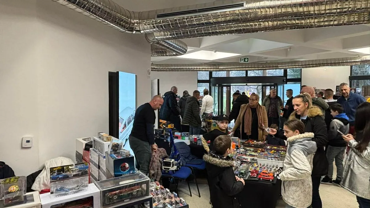 Ovaj sajam ima posebnu misiju, a to je da razveseli novogodišnje praznike djeci bez roditeljskog staranja. 