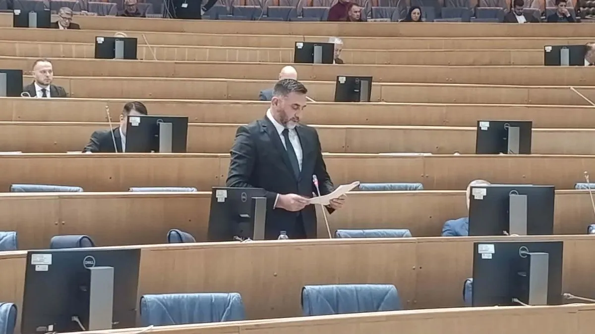 Na dnevnom redu su dvije tačke dnevnog reda, to su dva evropska Prijedlog izmjena zakona o Visokom sudskom tužilačkom vijeću i Sudu BiH