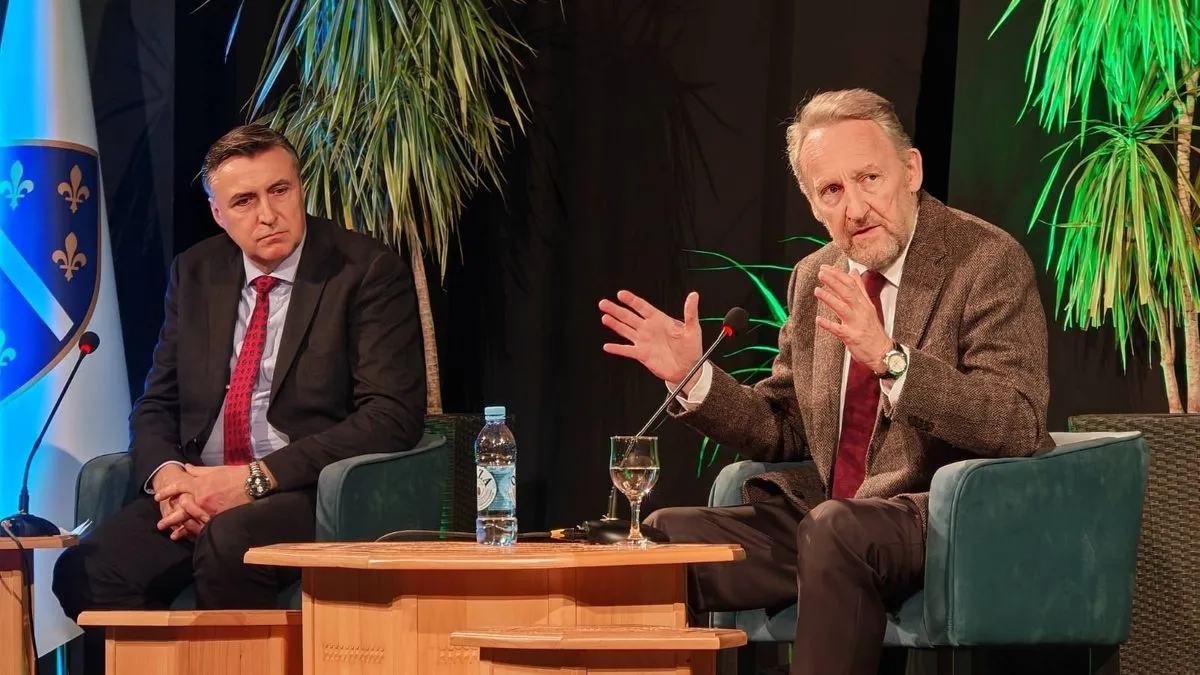 Odnos međunarodne zajednice prema SDA se, konstatovao je Izetbegović, potpuno promijenio u posljednje vrijeme