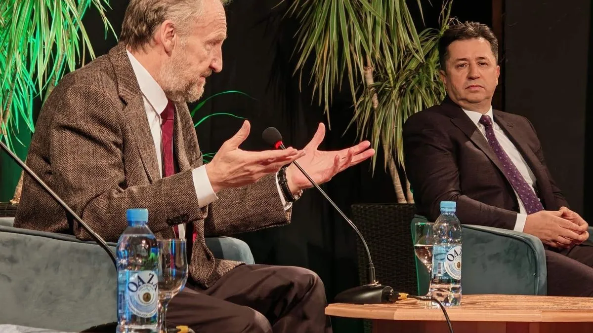 Odnos međunarodne zajednice prema SDA se, konstatovao je Izetbegović, potpuno promijenio u posljednje vrijeme