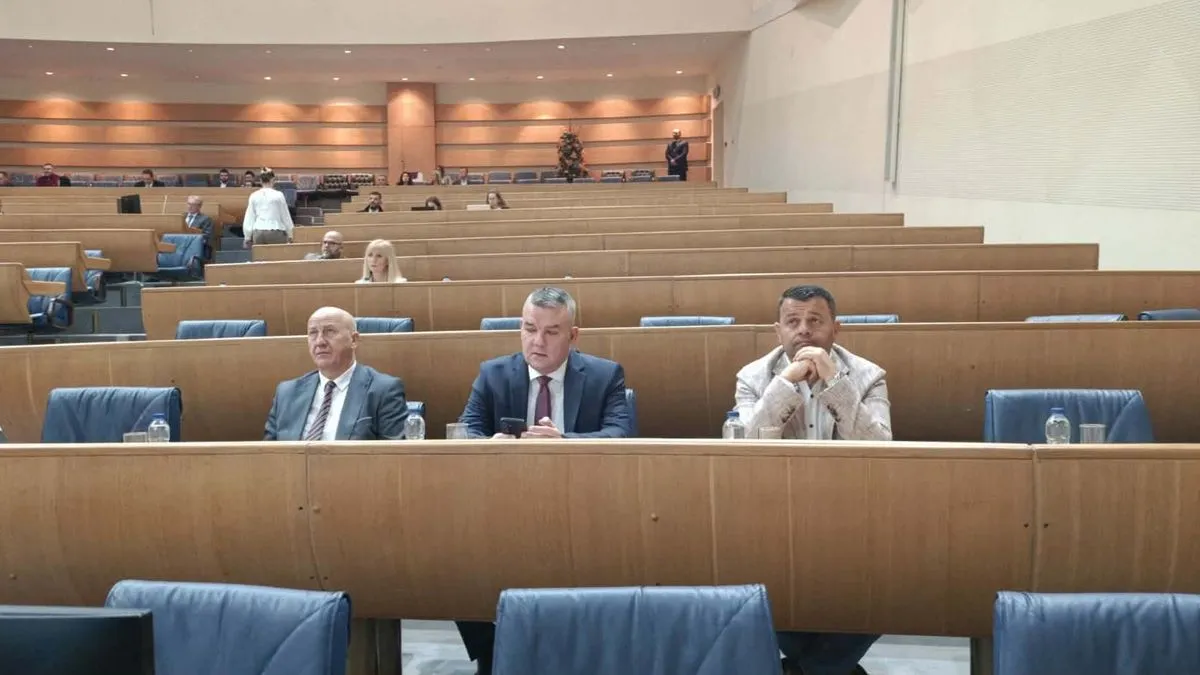 Na dnevnom redu su dvije tačke dnevnog reda, to su dva evropska Prijedlog izmjena zakona o Visokom sudskom tužilačkom vijeću i Sudu BiH