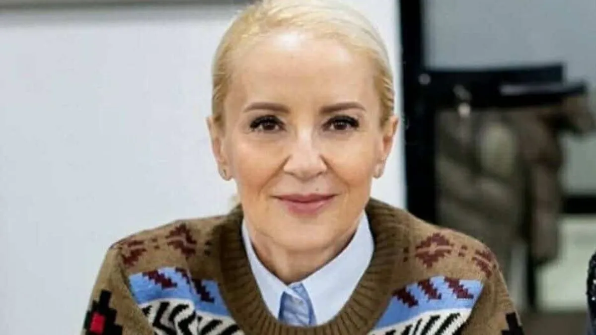 Zar ti nisu javili tvoji iz Zagreba da je sve regularno i originalno, upitala ga je