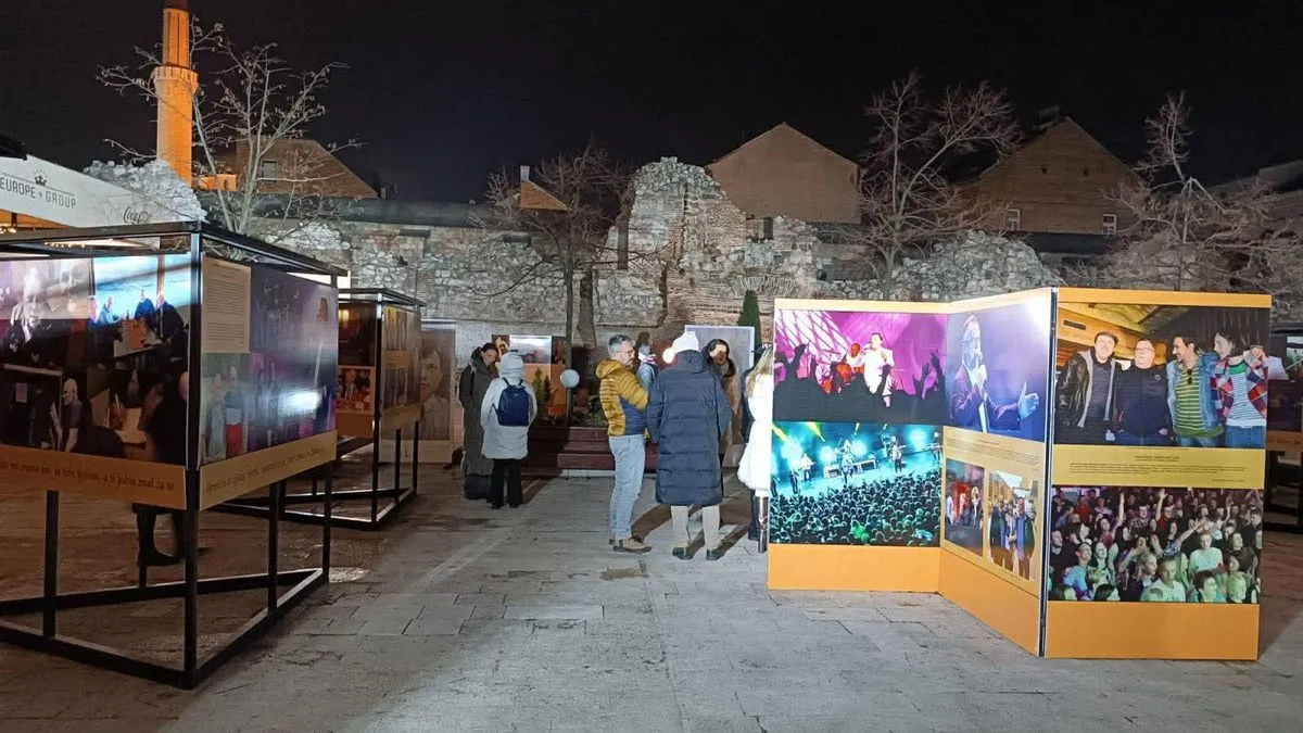 Neobičan spoj slike, teksta i Halidov glas dio su ove izložbe          