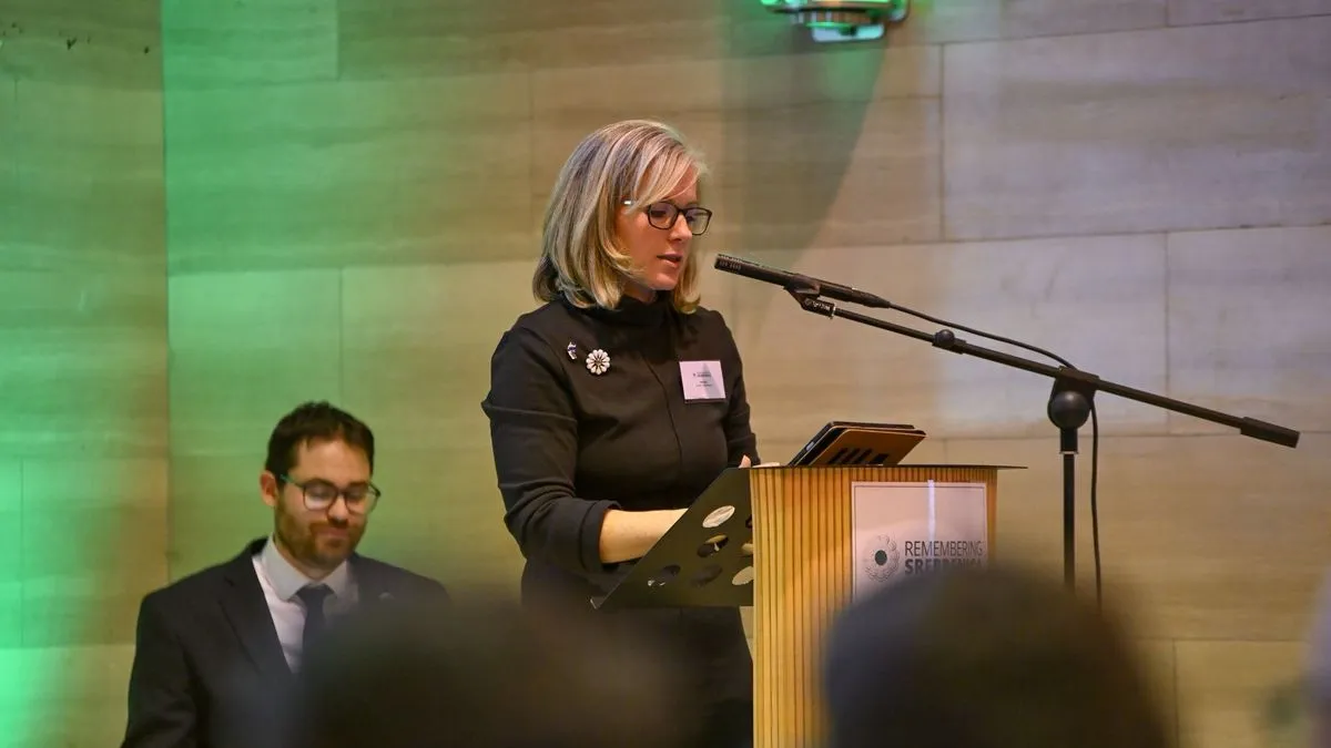 Ceremonija je bila posvećena nevinim žrtvama genocida iz jula 1995. godine, najvećeg masovnog zločina u Evropi nakon Drugog svjetskog rata.