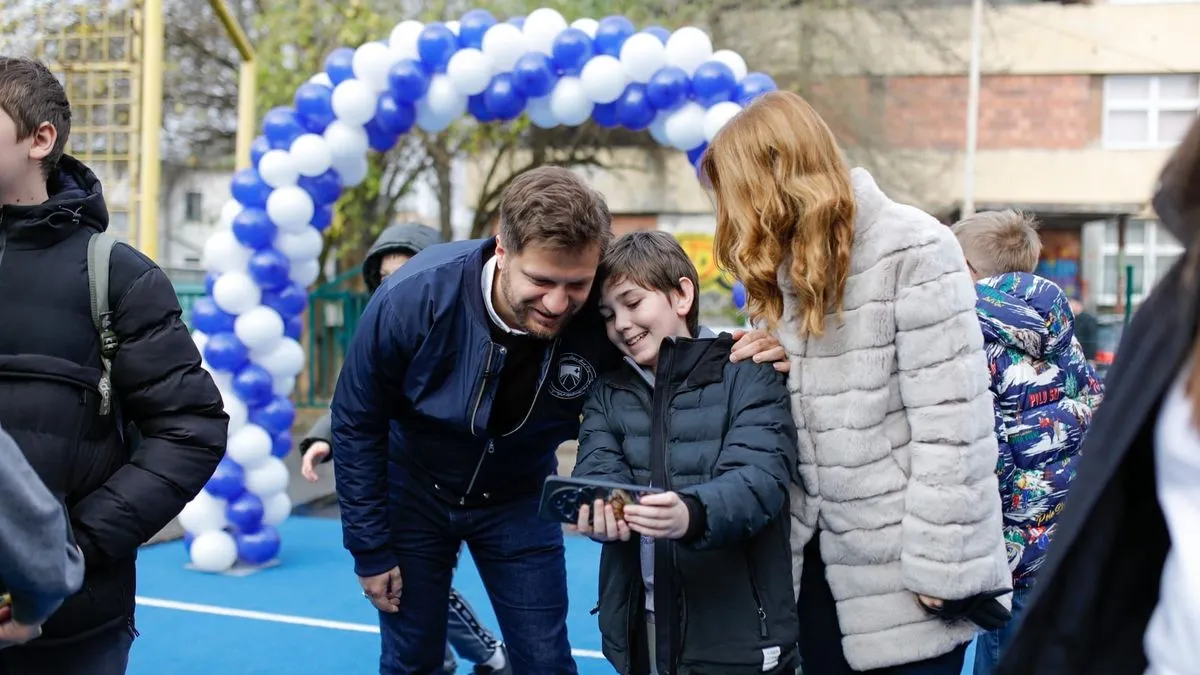 Projekat ovog igrališta dio je i međunarodne saradnje sa pobratimskom općinom Osmangazi Bursa, koju su ove godine posjetili učenici OŠ “Edhem Mulabdić”