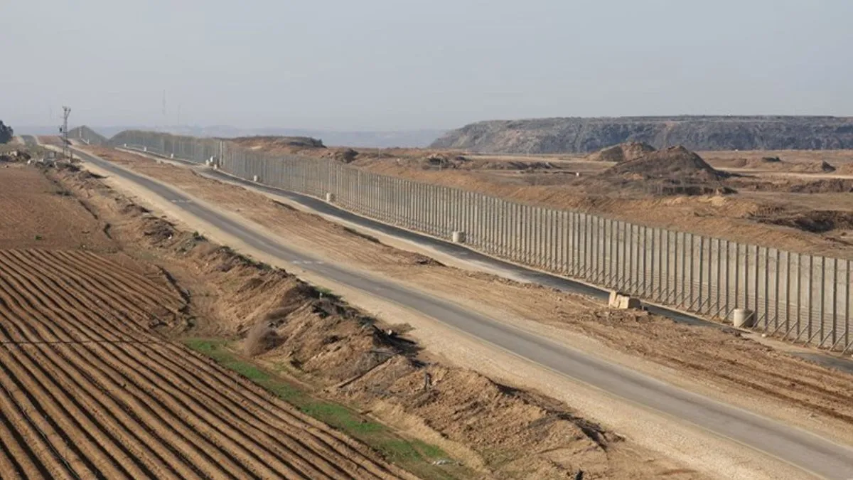 Prije nego što je nova granica povučena, Pojas Gaze bio je dugačak 41 kilometar, a širok između šest i 12 kilometara