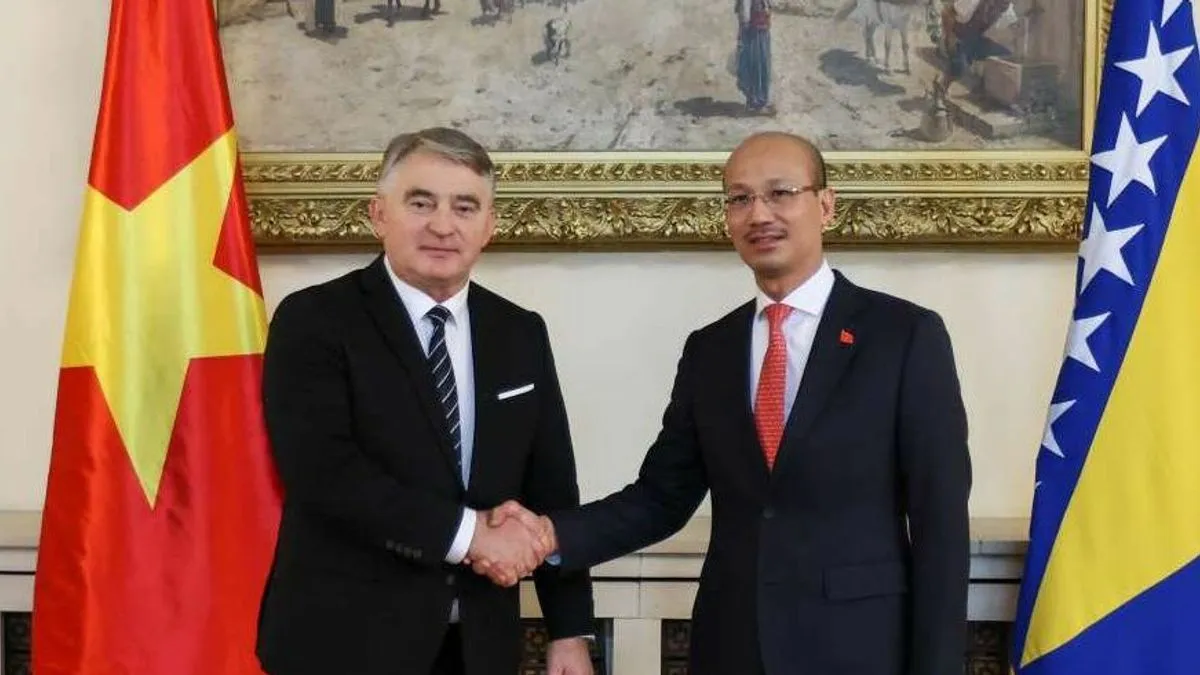  Komšić je poželio uspješan mandat ambasadoru Vijetnama u Bosni i Hercegovini Bui Le Thaiju