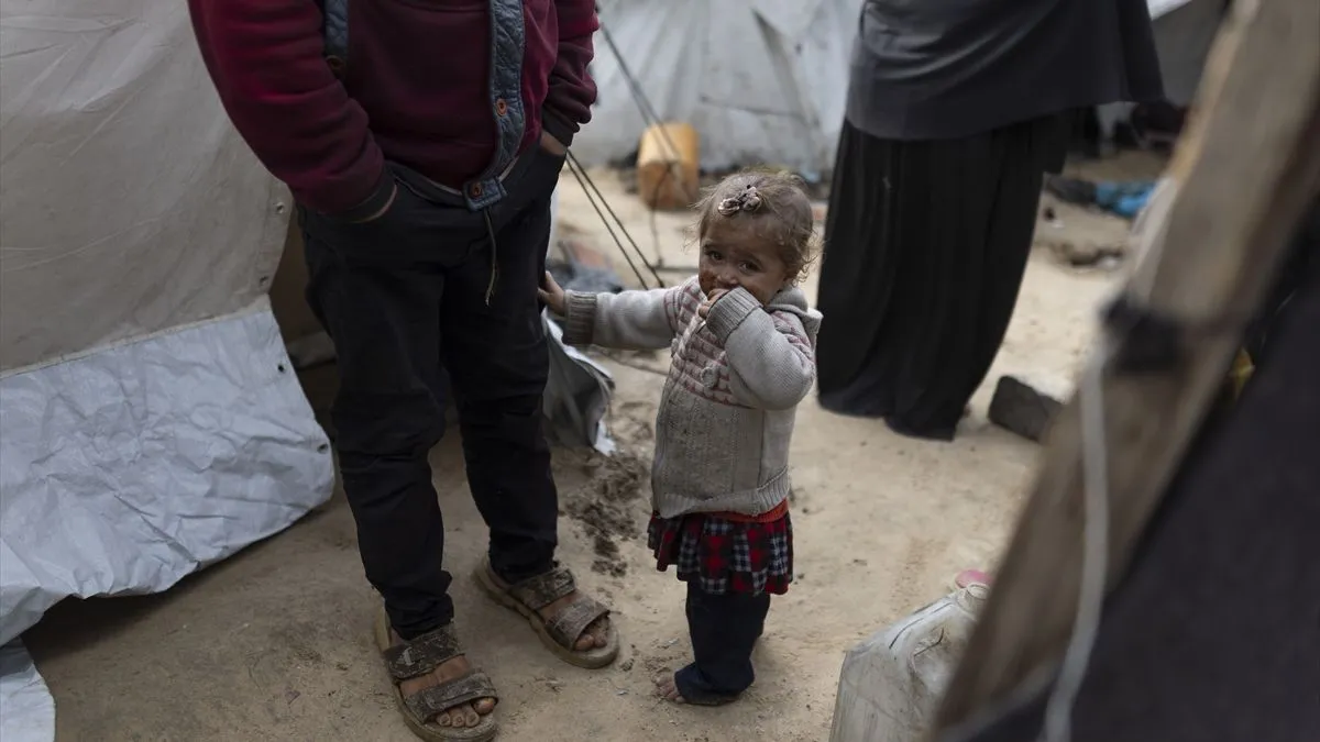Nekoliko osoba se i dalje vodi kao nestalo pod ruševinama kuće koja se srušila u petak u naselju Al-Karama