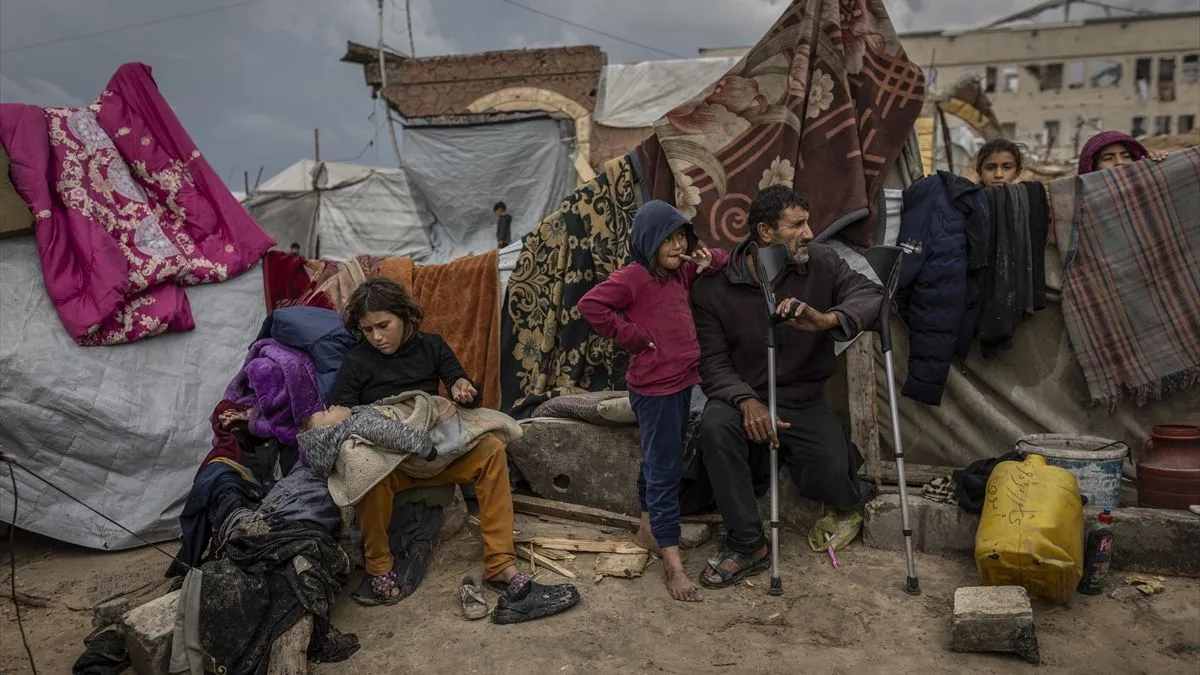 Nekoliko osoba se i dalje vodi kao nestalo pod ruševinama kuće koja se srušila u petak u naselju Al-Karama